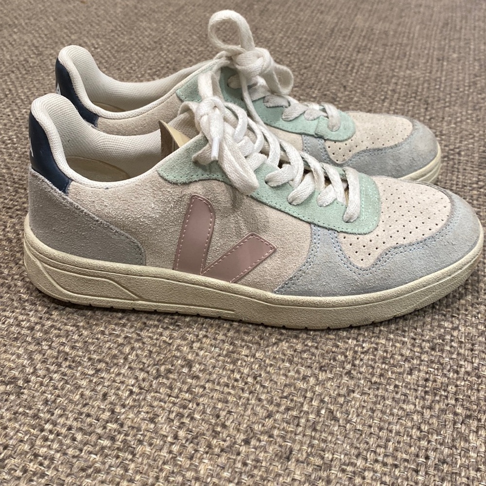 Veja V-10 SUEDE MULTICO NATURAL BABE